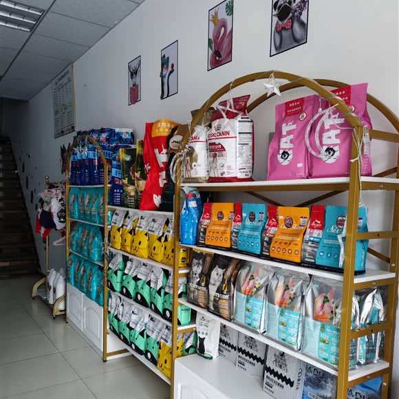 林芝派多格宠物店
